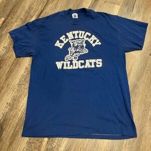 Vintage Men’s Logo 7 Kentucky Wildcats College Shirt Single Stitch Size Medium